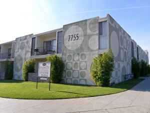 7755 Laurel Canyon Blvd in North Hollywood, CA - Foto de edificio