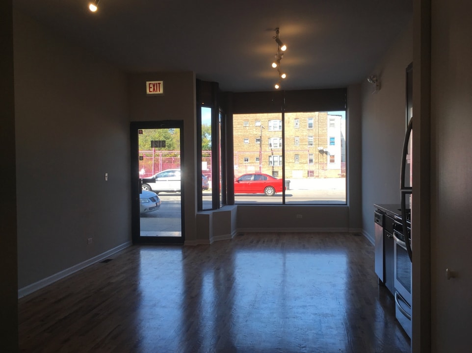 3123 W Lawrence Ave, Unit 1 in Chicago, IL - Foto de edificio
