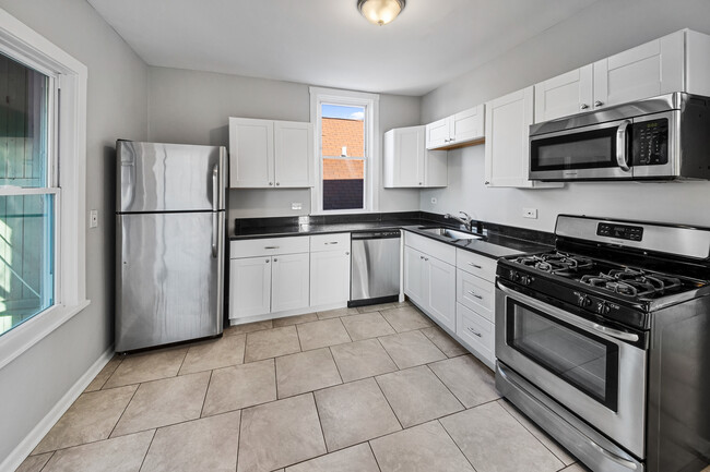 3726 N Troy St in Chicago, IL - Building Photo - Building Photo