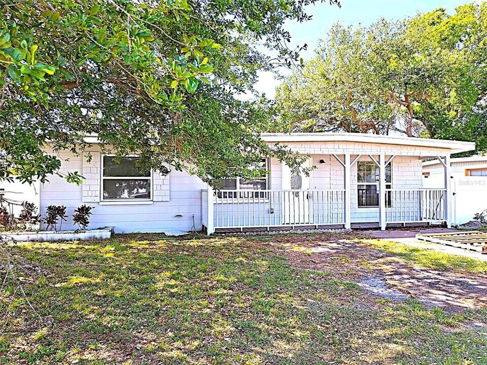 3272 47th Terrace N in St. Petersburg, FL - Building Photo