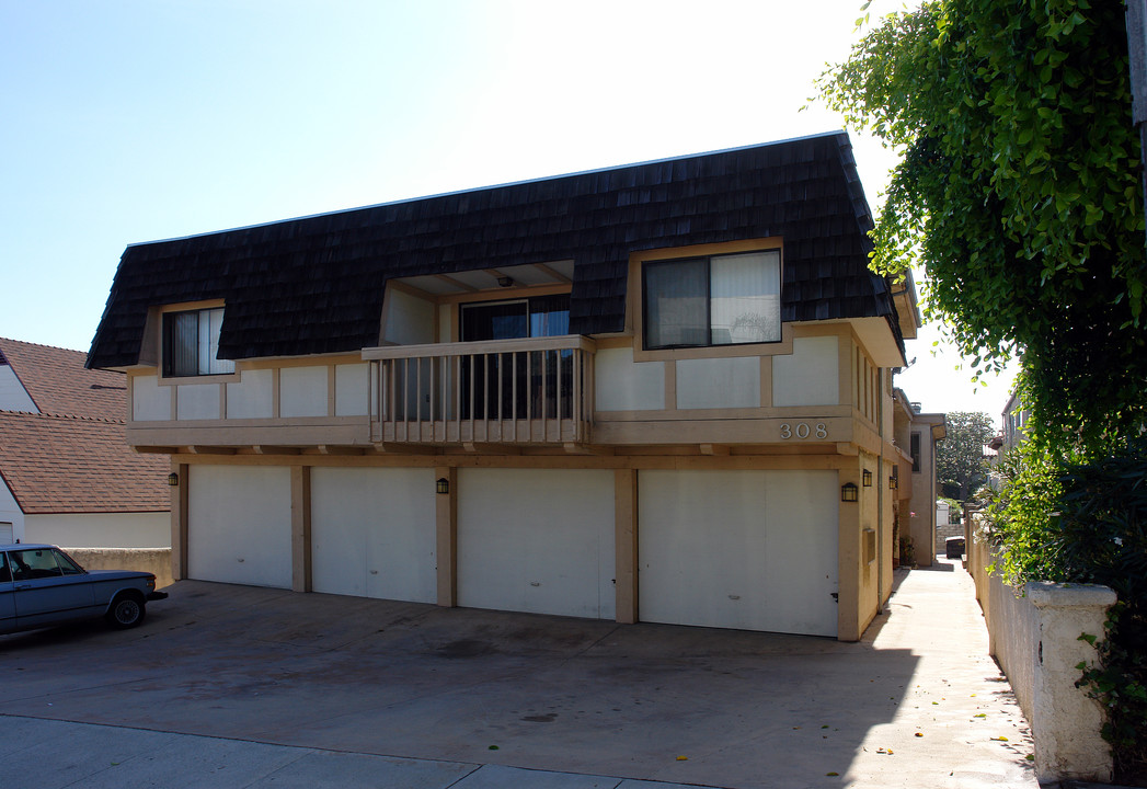 308 Loma Vista St in El Segundo, CA - Building Photo