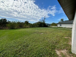 11049 Pendleton Ave in Englewood, FL - Building Photo - Building Photo