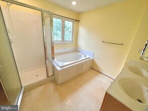 6101 Newport Terrace in Frederick, MD - Building Photo - Building Photo