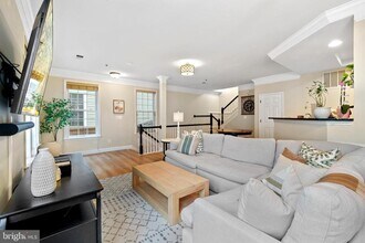 7135 Huntley Creek Pl in Alexandria, VA - Building Photo - Building Photo