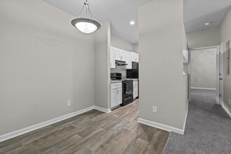 Lake Crossing Apartment Homes in Austell, GA - Building Photo - Building Photo