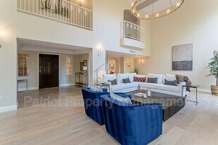 8602 E Vista Del Lago in Scottsdale, AZ - Building Photo