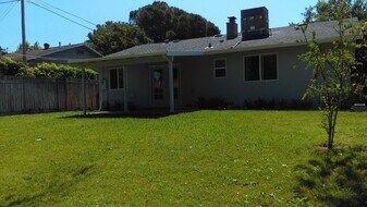 5221 Verner Ave in Sacramento, CA - Building Photo