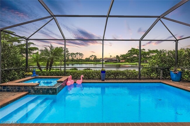 1613 Vizcaya Ln in Naples, FL - Foto de edificio - Building Photo