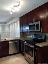 11415 SW 149th Ct in Miami, FL - Foto de edificio - Building Photo