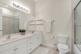 1467 Lake Baldwin Ln in Orlando, FL - Building Photo - Building Photo