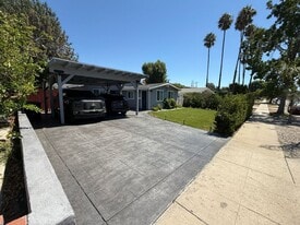 11260 Orion Ave in Los Angeles, CA - Building Photo