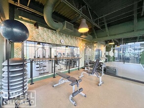 152 W Huron St, Unit 1 in Chicago, IL - Building Photo - Building Photo