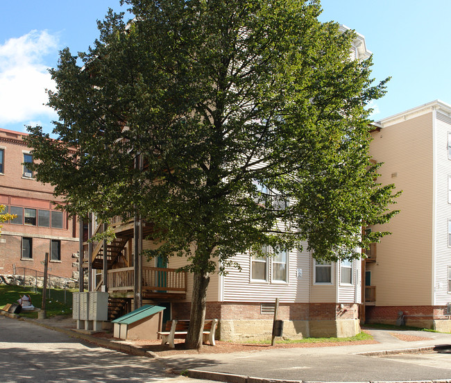 20-22 Knox St in Lewiston, ME - Foto de edificio - Building Photo