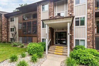 Lake Forest Apartments in Muskegon, MI - Building Photo - Building Photo