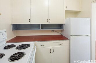 1115 Hassinger St in Honolulu, HI - Building Photo - Building Photo