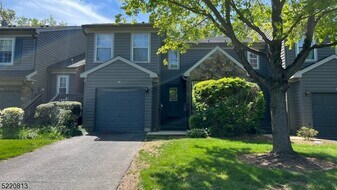 6 Brookline Ct in Princeton, NJ - Building Photo