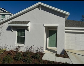2150 Green Valley St in Daytona Beach, FL - Building Photo - Building Photo