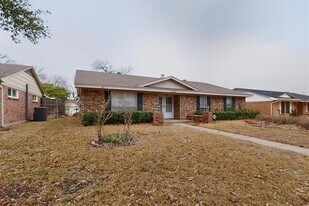 2609 Brook Hollow Ln in Mesquite, TX - Building Photo