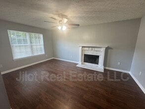 8478 Moultrie Dr in Jonesboro, GA - Building Photo - Building Photo