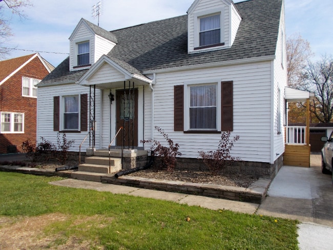 property at 25 Trumbull Ave SE
