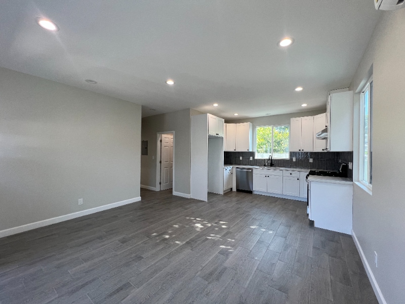 924 W Chestnut Ave in Santa Ana, CA - Building Photo