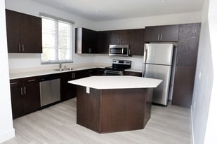 Santa Clara Courts Apartments of Ventura in Ventura, CA - Building Photo