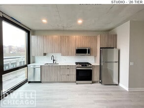 4641 N Broadway St, Unit 1 in Chicago, IL - Foto de edificio - Building Photo