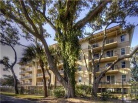 760 Ocean Blvd in St. Simons Island, GA - Building Photo