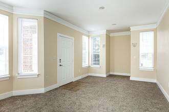 Province of Briarcliff in Kansas City, MO - Building Photo - Interior Photo