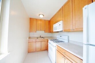 1311 Madison St., NW in Washington, DC - Building Photo - Interior Photo