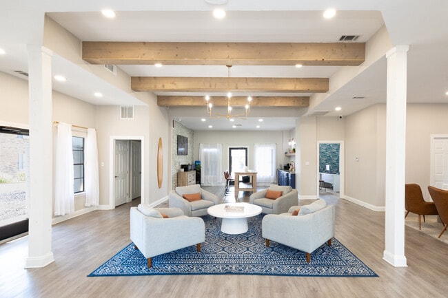 Edgewater Pointe in Biloxi, MS - Building Photo - Interior Photo