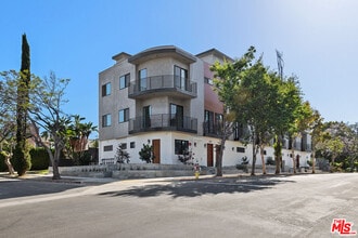 8900 Sawyer St in Los Angeles, CA - Foto de edificio - Building Photo