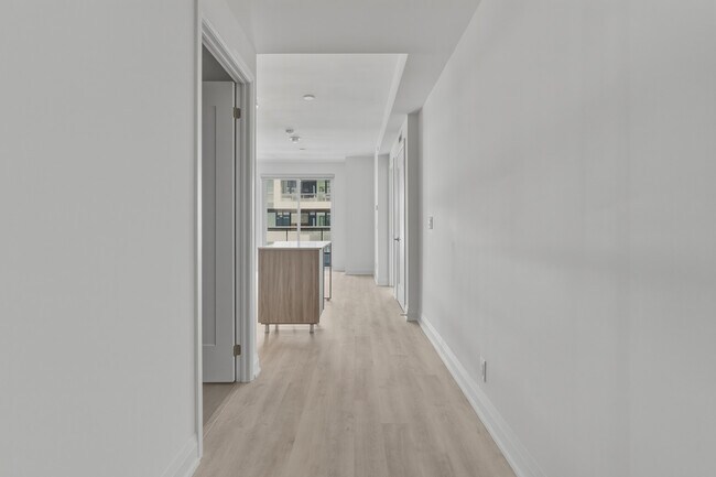 65 Broadway Ave in Toronto, ON - Building Photo - Building Photo