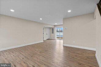 64 Vividleaf Ln in Levittown, PA - Building Photo - Building Photo