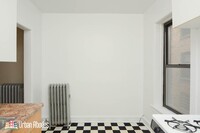 2719 N Spaulding Ave, Unit M05B in Chicago, IL - Building Photo - Building Photo