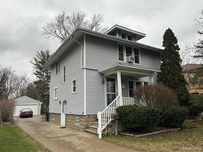 613 E Lincoln Ave in Royal Oak, MI - Foto de edificio - Building Photo