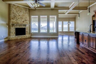 421 River Bank Ln in Granbury, TX - Building Photo - Building Photo