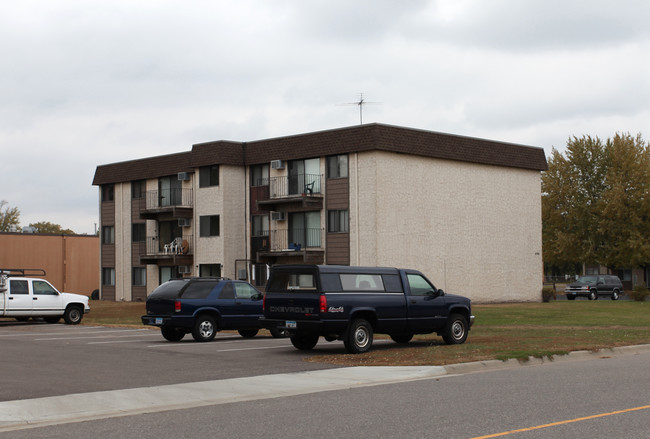 Fern Court Apartments in Big Lake, MN - Building Photo - Building Photo