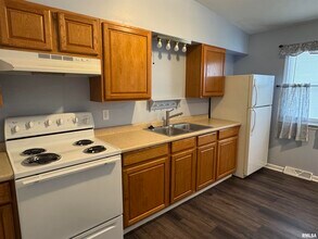 3812 Mississippi Ave in Davenport, IA - Foto de edificio - Building Photo