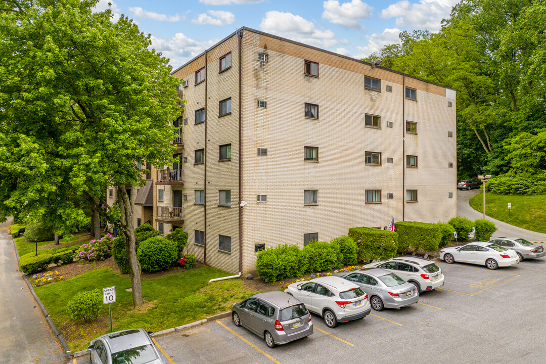 Haverford Hill Condominium in Havertown, PA - Building Photo