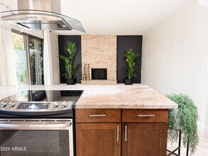 8165 E Del Caverna Dr in Scottsdale, AZ - Building Photo - Building Photo