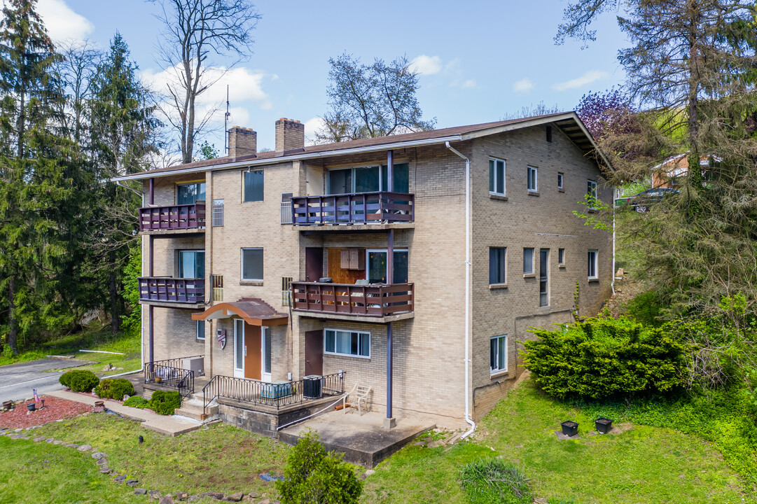 2014 Ohio Ave in McKeesport, PA - Foto de edificio