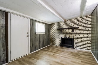 6917 Sayler Ave in Cincinnati, OH - Building Photo - Building Photo