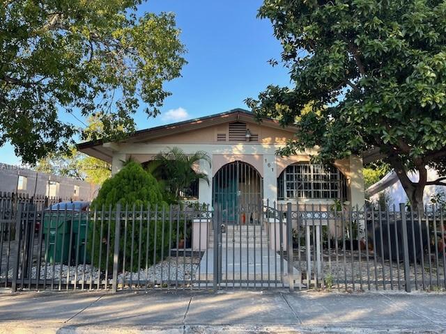 161 NW 35th St in Miami, FL - Building Photo - Building Photo