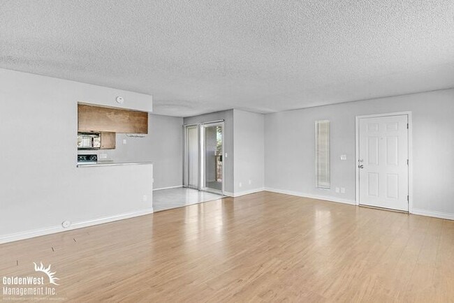 2133 W Turney Ave