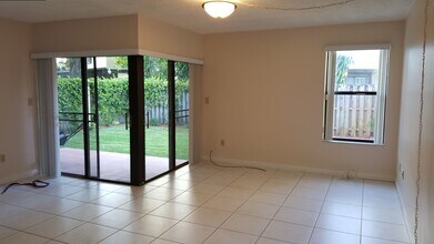 12707 SW 66th Terrace Dr in Miami, FL - Building Photo - Building Photo
