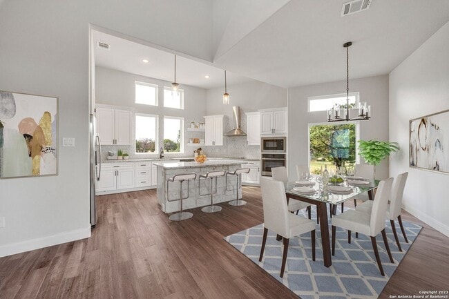 118 Cap Rock Dr in Horseshoe Bay, TX - Foto de edificio - Building Photo