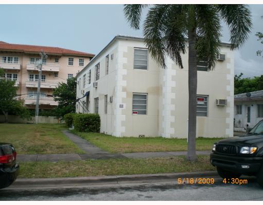 20 Santillane Ave in Coral Gables, FL - Building Photo