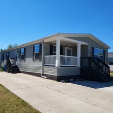 6225 Imperial Dr in Fenton, MI - Building Photo - Building Photo