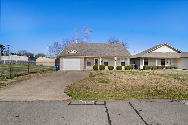 4219 Young St in Fort Smith, AR - Building Photo - Building Photo